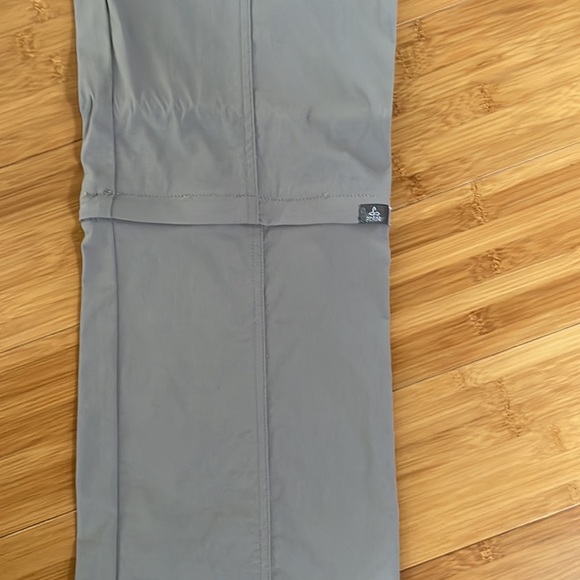Prana convertible hiking pant. Size 6. - Picture 5 of 6
